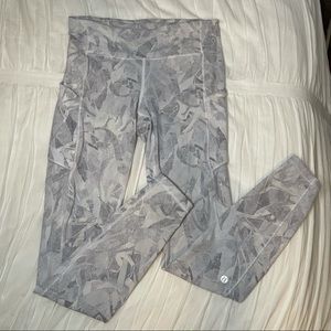 Lulu Lemon Leggings. Size 6.